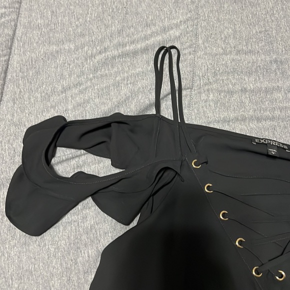 Express flutter sleeve blouse - Picture 2 of 2